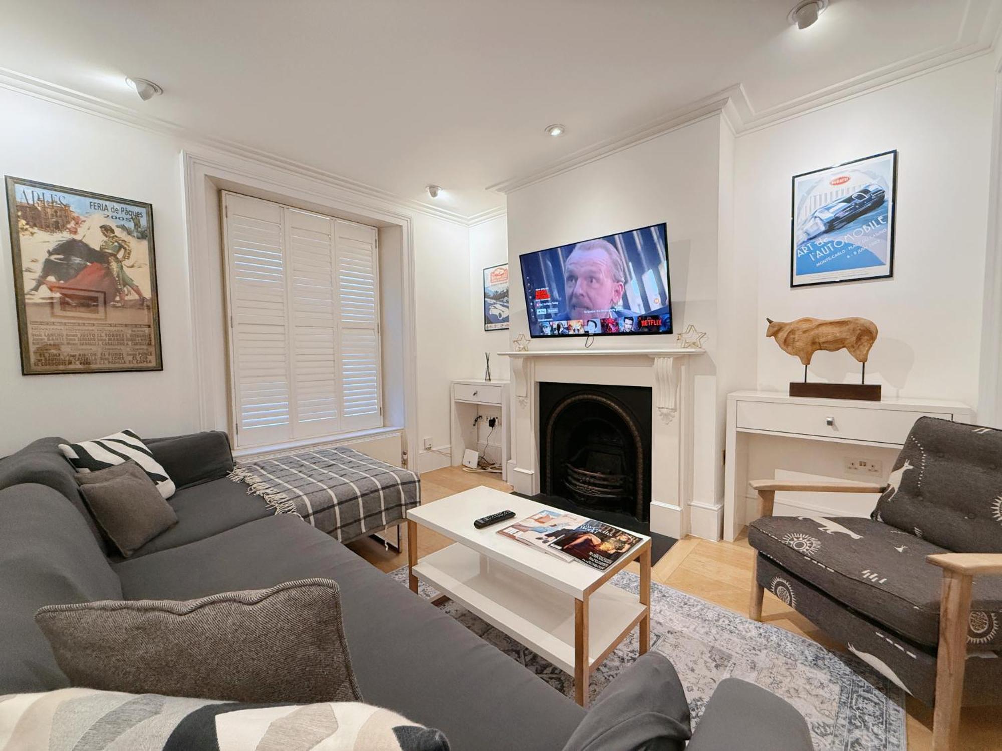 Villa Luxury 3brs Home, Spacious And Cozy In Victoria
